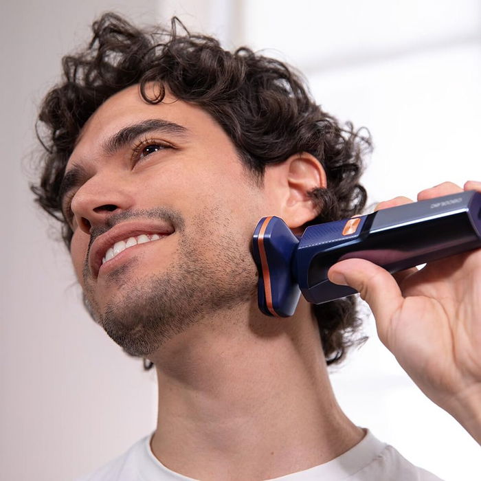 Cecotec Afeitadora Eléctrica PrecisionCare Aluminium LED, titanio, 2 velocidades, 2h batería