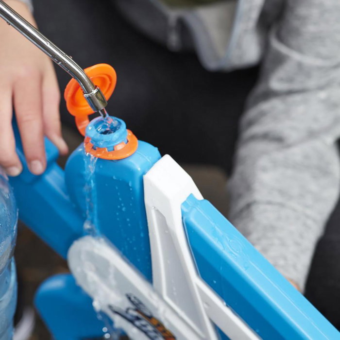Hasbro Nerf Super Soaker Twister Pistola de Agua con Tanque de 1.1 Litros