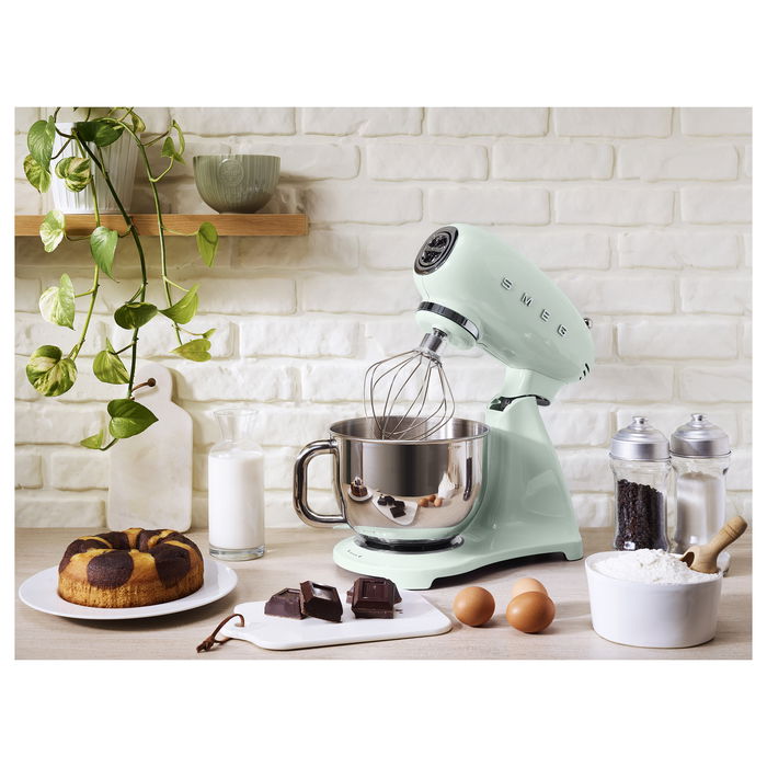 Smeg SMF03PGEU Robot de cocina 50's Style pastel verde, 800W, 4.8L, accionamiento directo, 10 velocidades, velocidad variable, base antideslizante, tazón acero inoxidable, 1m cable