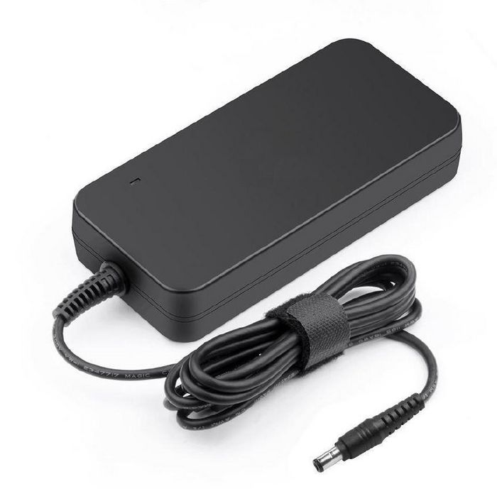 CoreParts Adaptador de corriente para Toshiba 60W 15V 4A con conector 6.3*3.0 e incluye cable de alimentación EU CoreParts Adaptador de corriente para Toshiba 60W 15V 4A con conector 6.3*3.0 e incluye cable de alimentación EU