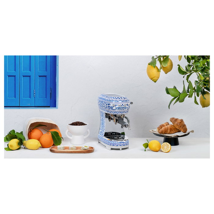 SMEG ECF02DGBEU Máquina Espresso Dolce & Gabbana, 1.1L, 1350W, Azul Mediterraneo