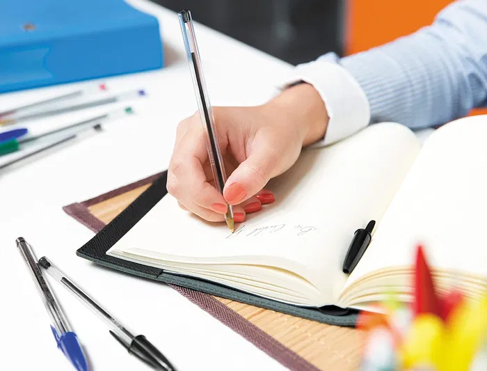 Bic Boligrafo Cristal Mega Tubo 16+4 Unidades Colores Surtidos 8 Azul / 5 Negro / 4 Rojo / 3 Verde