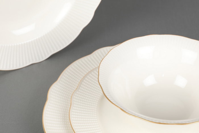 Hermia BNILY24Y2520 Vajilla de 24 Piezas en Porcelana Blanca y Dorada, Apta para Lavavajillas y Microondas, Elegante y Sofisticada