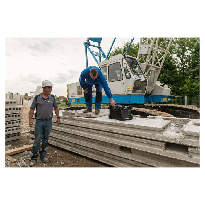 PerfectPro ROCKHART 18V Baustellenradio - Radio de obra digital con DAB+/FM, Bluetooth 5.2, NFC, 60W, 4 altavoces, resistente a golpes y agua (IP44), Negro/Rojo