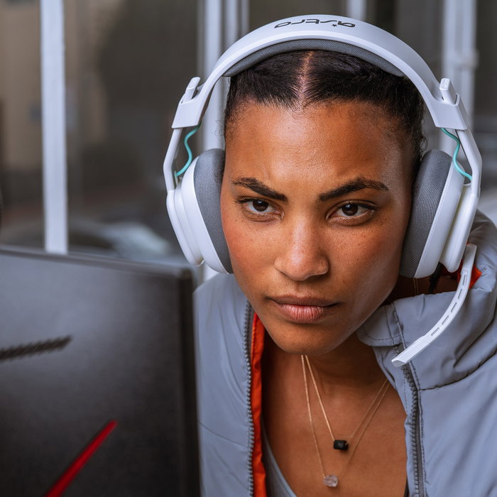 Logitech ASTRO Gaming A10 Auriculares Gaming Diadema InalÃ¡mbricos con MicrÃ³fono Boom, Blanco, 20-20000Hz, Compatibles con PC, PS4, PS5, Xbox One, Series X|S