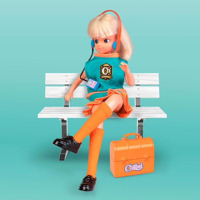 Famosa Muñeca Chabel High School con maletín 25 cm, preparada para ir a la universidad
