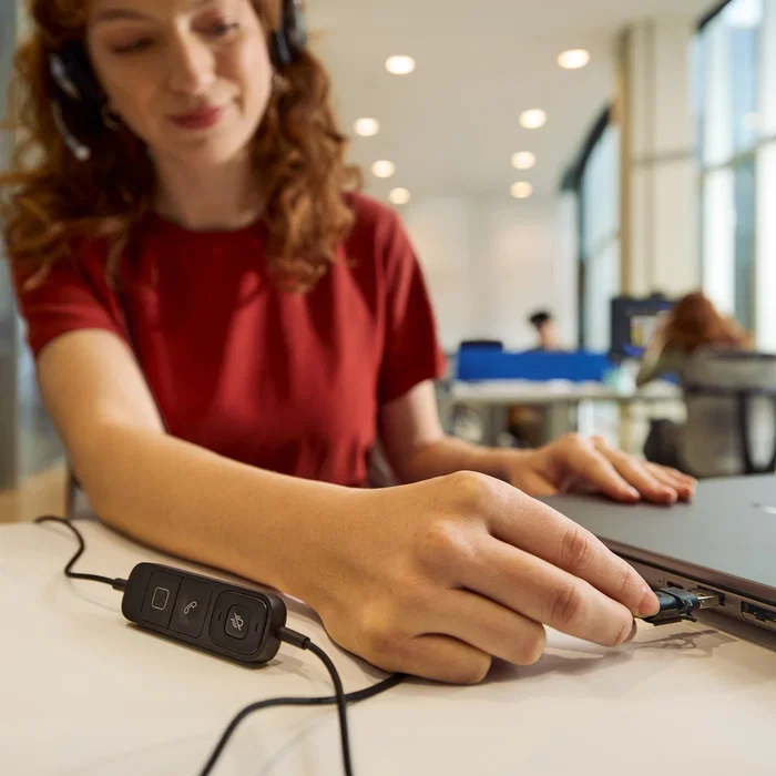 Auriculares Poly C01C6A6#AC3