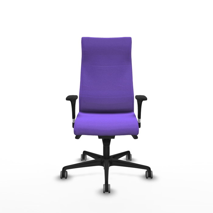 Sillón Albacete con mecanismo Sincro tapizada con Tela color Lila. Equipado con Base nailon negra, Brazos 1D y Ruedas 65 mm parqué