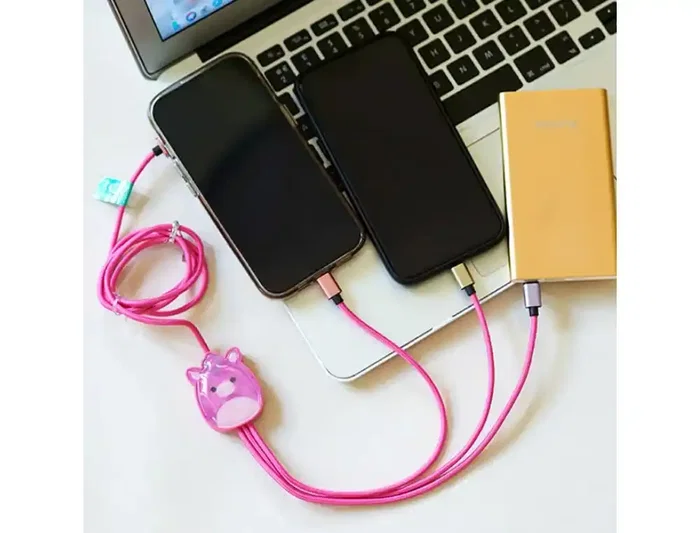 Wondee Cable de Carga 3 en 1 Squishmallows Lola La Unicornio Oficial 1.2 m - Micro USB, USB-C, Lightning para Apple, Samsung, Huawei Wondee Cable de Carga 3 en 1 Squishmallows Lola La Unicornio Oficial 1.2 m - Micro USB, USB-C, Lightning para Apple, Samsung, Huawei