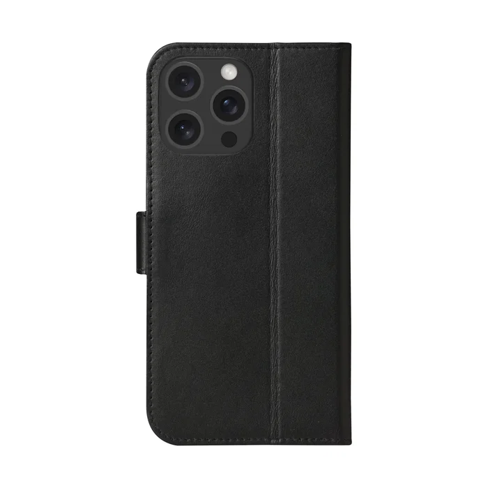 Dbramante1928 Copenhagen Funda Folio de Cuero Negro para Apple iPhone 16 Pro Max, con Soporte, 3 Tarjeteros y Carga Inalámbrica