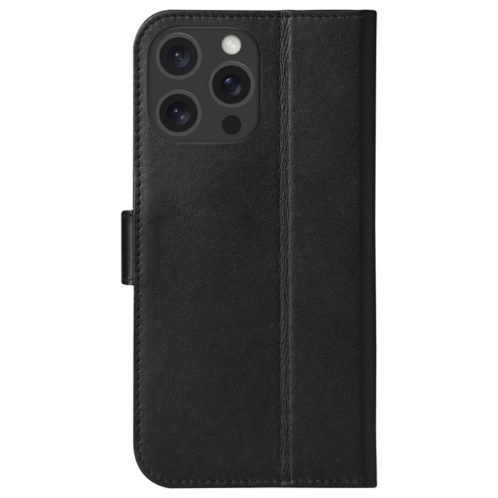 dbramante1928 COPENHAGEN_3 Funda Folio de Cuero Negro para iPhone 16 ProMax con Soporte y 3 Bolsillos para Tarjetas dbramante1928 COPENHAGEN_3 Funda Folio de Cuero Negro para iPhone 16 ProMax con Soporte y 3 Bolsillos para Tarjetas
