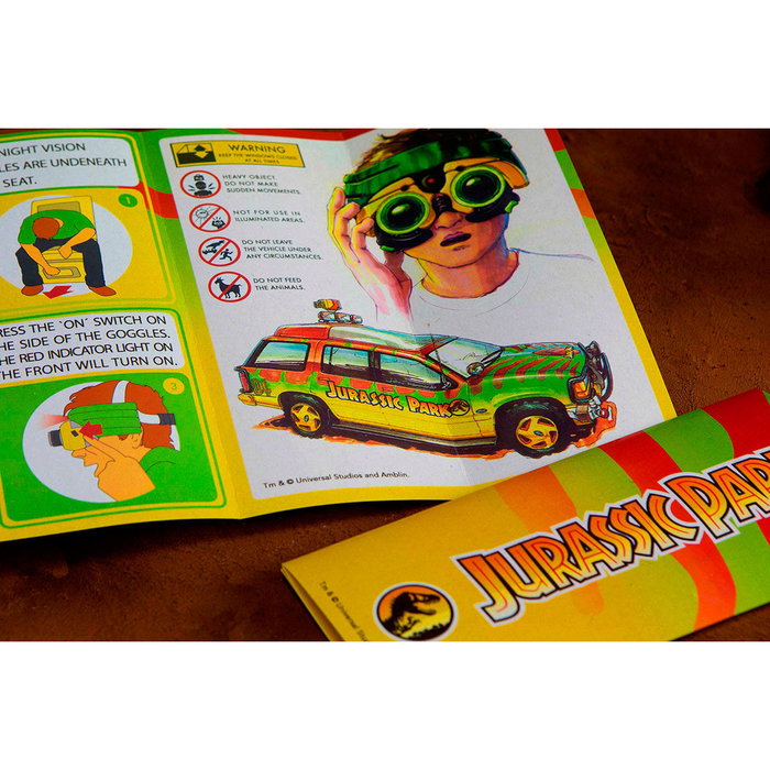 DOCTOR COLLECTOR Replica caja metal Jurassic Park Welcome Kit Standard - Kit coleccionista con 10 accesorios DOCTOR COLLECTOR Replica caja metal Jurassic Park Welcome Kit Standard - Kit coleccionista con 10 accesorios