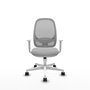 Silla de oficina Cilanco con mecanismo Sincro tapizada con Tela color Gris claro y malla color Gris. Equipada con lumbar 1D, Reposabrazos blancos y Ruedas 65mm nailon