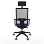 Silla de oficina Horna con mecanismo Sincro/Traslack tapizada con Tela color Azul y malla color Blanco. Equipada con lumbar 1D, Brazos 1D, Cabecero Fijo y Ruedas 65 mm parqué
