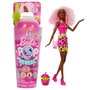 Barbie HTJ20 Muñeca Pop Reveal Té de Burbujas Frutos Rojos con Pelo Rosa y Cubitos Sorpresa de Ropa y Accesorios