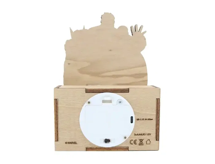 Wondee Lámpara personalizable de sobremesa LED de madera Avengers - Lámpara de decoración con pilas
