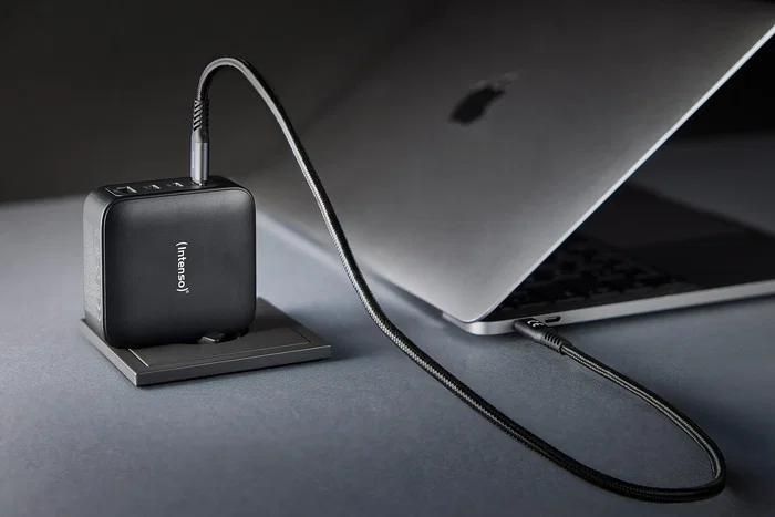 Intenso Kit Cargador GaN W140A3C 140 W con cable USB-C 2 m
