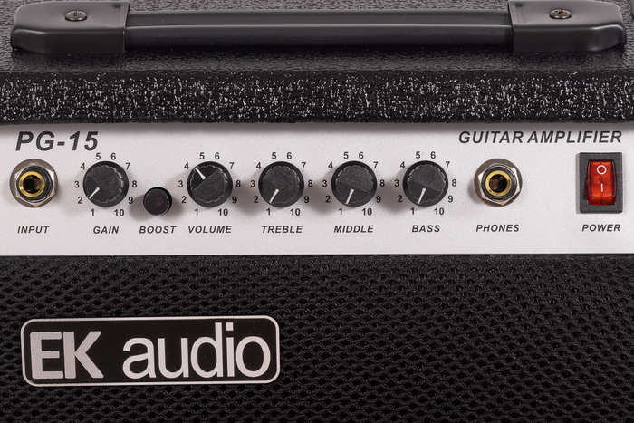 Ek Amplificador de Guitarra 15W Ek Amplificador de Guitarra 15W