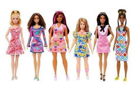 Mattel Muñeca Barbie Fashionista con Looks Informales, Geniales y Hippy Fashion - Modelos Surtidos