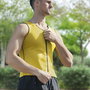 Pack Plataforma Vibratoria con Altavoz, Bandas Elásticas y Mando a Distancia y Chaleco Sauna Hombre XL InnovaGoods