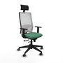 Silla de oficina Horna con mecanismo Sincro/Traslack tapizada con Tela color Verde esmeralda y malla color Blanco. Equipada con lumbar 1D, Brazos 1D, Cabecero Fijo y Ruedas 65 mm parqué