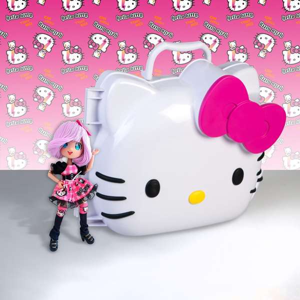 Famosa Cafeteria Hello Kitty con Accesorios