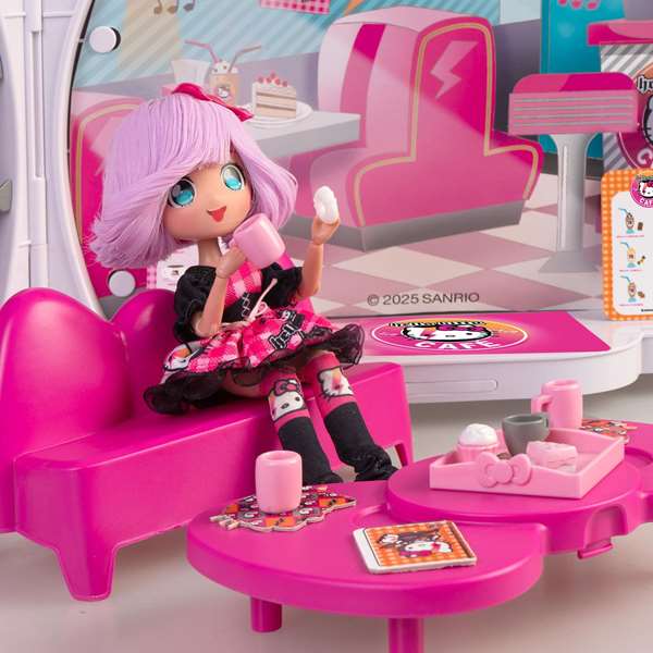 Famosa Cafeteria Hello Kitty con Accesorios