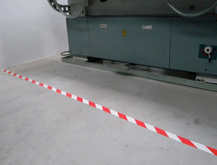 Q-connect Cinta de señalización no adhesiva rojo y blanco 300 m x 75 mm Q-connect Cinta de señalización no adhesiva rojo y blanco 300 m x 75 mm