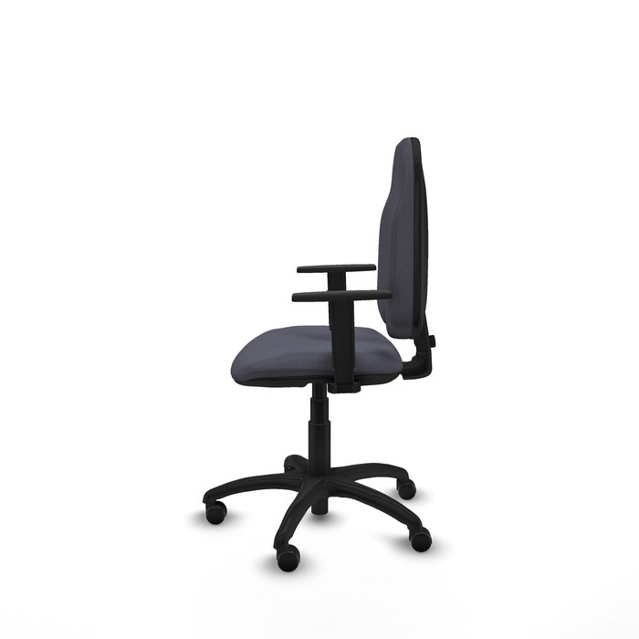 Silla de oficina Algarra con mecanismo Contacto permanente básico tapizada con Tela color Gris oscuro. Equipada con Base poliamida negra, Brazos 1D y Ruedas autofrenantes