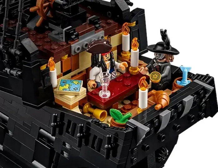 LEGO ICONS 10365 Barco Pirata del Capitán Jack Sparrow