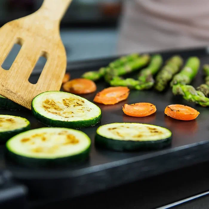 Cecotec 03046 Parrilla Eléctrica Black&Water 2500, Plancha de Asar 2150W 45x25 cm con Revestimiento Daikin, Apta Lavavajillas