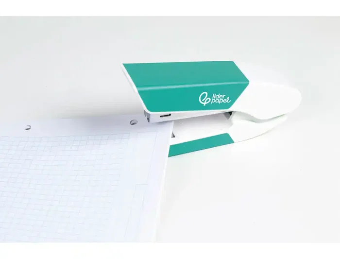 Liderpapel Grapadora Turquesa con Extraegrapas y Caja de 1000 Grapas 26/6, Capacidad 20 Hojas, Plástico con Mecanismo Metálico