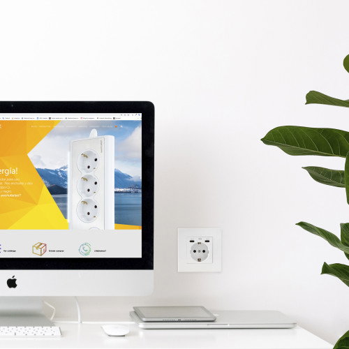 Nanocable Base de Enchufe Schuko con 2 USB-C PD 20W, Blanco
