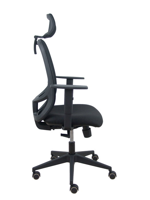 Silla de oficina Cilanco con mecanismo Sincro tapizada con Tela color Negro. Equipada con lumbar 1D, Brazos 1D, Cabecero 2D y Ruedas de parqué