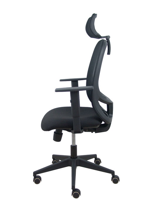 Silla de oficina Cilanco con mecanismo Sincro tapizada con Tela color Negro. Equipada con lumbar 1D, Brazos 1D, Cabecero 2D y Ruedas de parqué