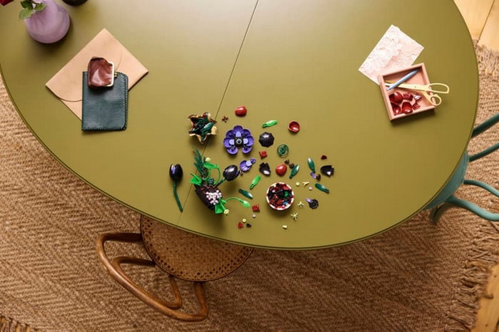 LEGO Botanicals - Dunkles Blumengesteck