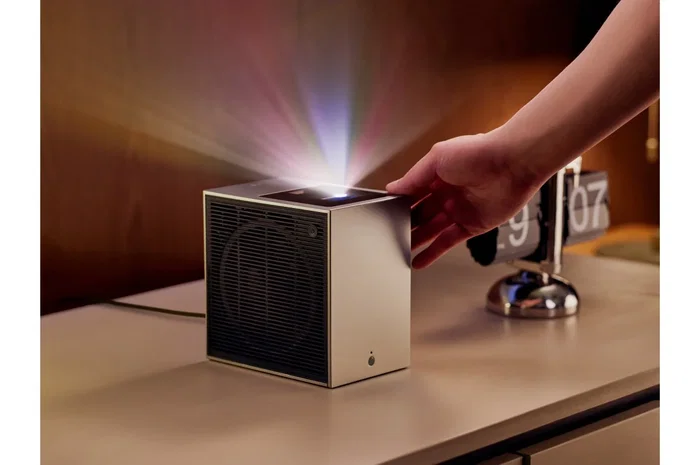 LG CineBeam S PU615U 4K UHD Proyector de Tiro Ultra Corto