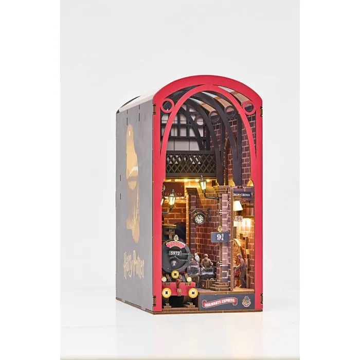 Revell REV4009803005454 - Book Nook Kit de Bricolaje 3D, sujetalibros Tiny Adventures Harry Potter El Expreso de Hogwarts con LED
