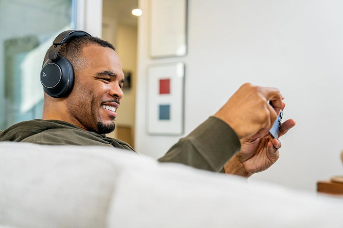 Poly Voyager Surround 80 UC con adaptador USB-C/A negro