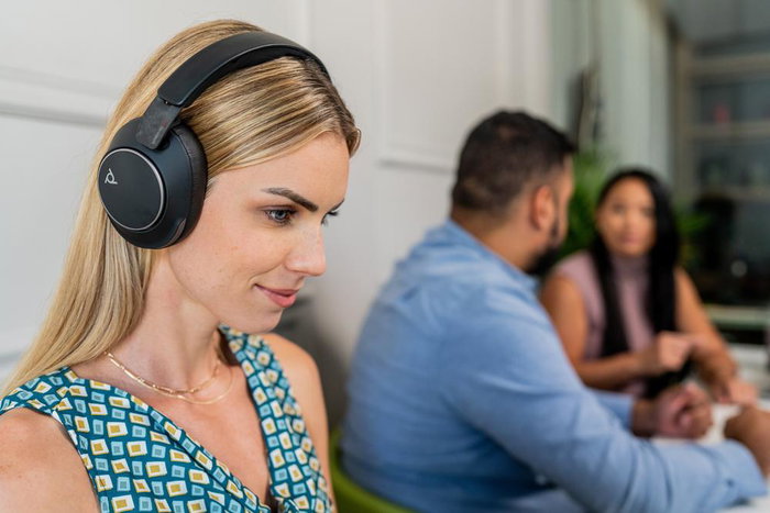 Poly Voyager Surround 80 UC con adaptador USB-C/A negro