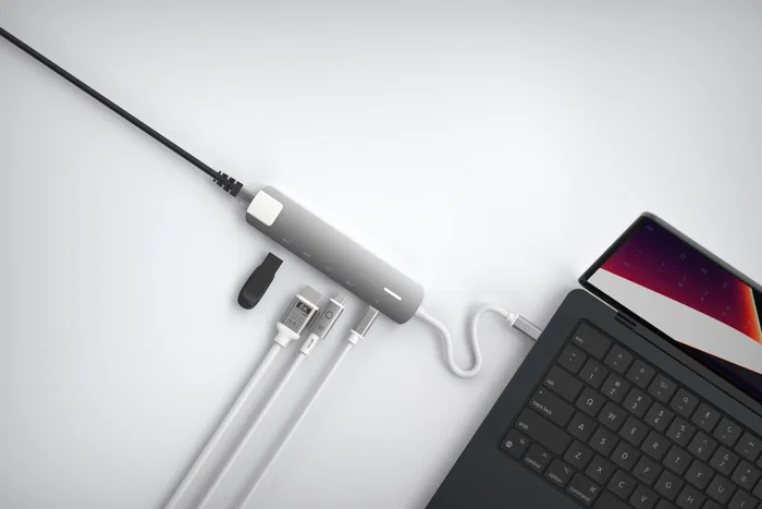 LINQ LQ49061 Hub/Docking USB-C 6 en 1 Pro (140W) - 1xHDMI 4K@60Hz, 1xUSB-C PD 140W, 1xUSB-A 10Gbps, 2xUSB-C 10Gbps, Ethernet 2.5Gbps - Color Gris/Blanco