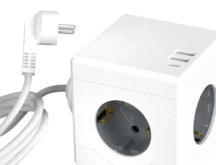 Q-connect Power Cube 6 en 1 - Regleta de enchufe múltiple con 3 tomas de corriente, 2 puertos USB, 1 puerto USB-C, cable 1.4m, 3680W, 250V, seguridad certificada CE ROHS