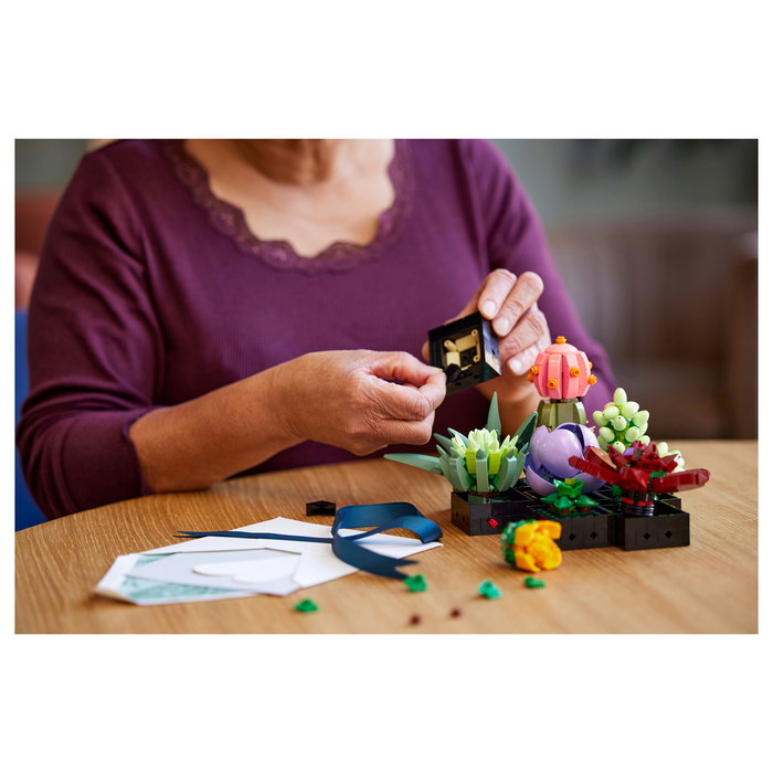 LEGO Icons 10309 Creator Expert Sukkulenten - Juego de Construcción Botanicals Suculentas, 771 Piezas, Multicolor, Apto desde 18 Años