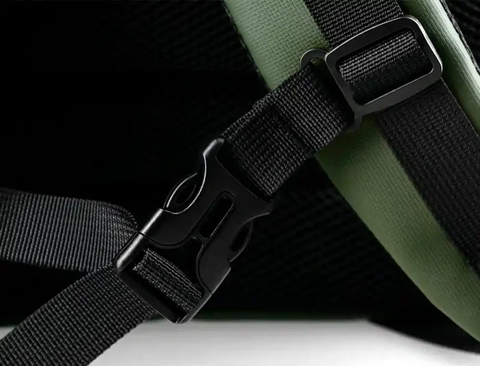 Antartik Volt Mochila 23L Verde Militar, 5 Compartimentos, Portátil, Tablet, Antirrobo, Transpirable