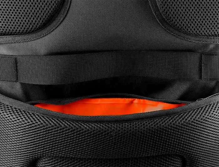 Antartik Volt Mochila 23L Verde Militar, 5 Compartimentos, Portátil, Tablet, Antirrobo, Transpirable