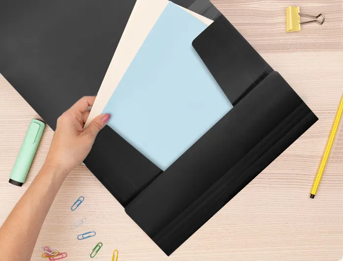 Liderpapel Carpeta Tres Solapas Polipropileno DIN A4 Color Negro Opaco