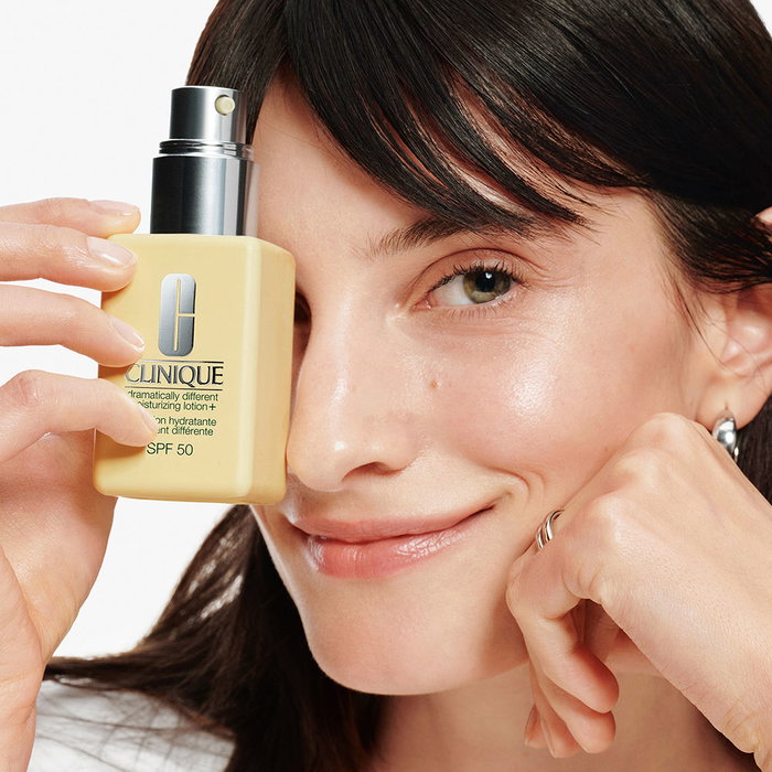 CLINIQUE DRAMATICALLY DIFFERENT Loci3n Hidratante+ SPF50 75 ml