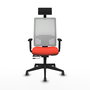 Silla de oficina Horna con mecanismo Sincro/Traslack tapizada con Tela color Naranja oscuro y malla color Blanco. Equipada con lumbar 1D, Brazos 1D, Cabecero Fijo y Ruedas 65 mm parqué