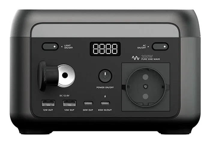 Xtorm XP2W200 Estación de energía portátil 200W, Batería LiFePo4 4000mAh 102.4Wh, Salida AC, 2 Puertos USB-A, Carga rápida 65W USB-C, Pantalla LCD, Peso 2kg