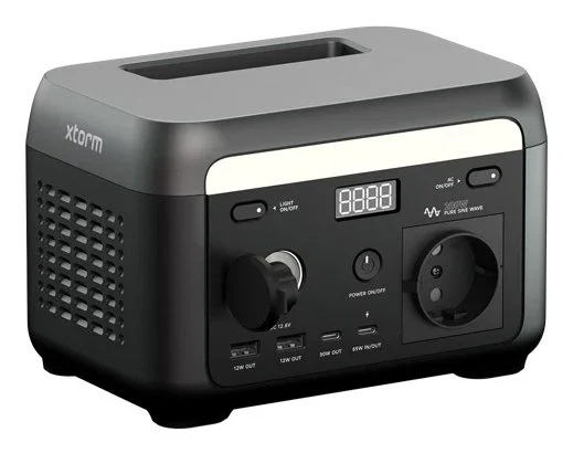 Xtorm XP2W200 Estación de energía portátil 200W, Batería LiFePo4 4000mAh 102.4Wh, Salida AC, 2 Puertos USB-A, Carga rápida 65W USB-C, Pantalla LCD, Peso 2kg